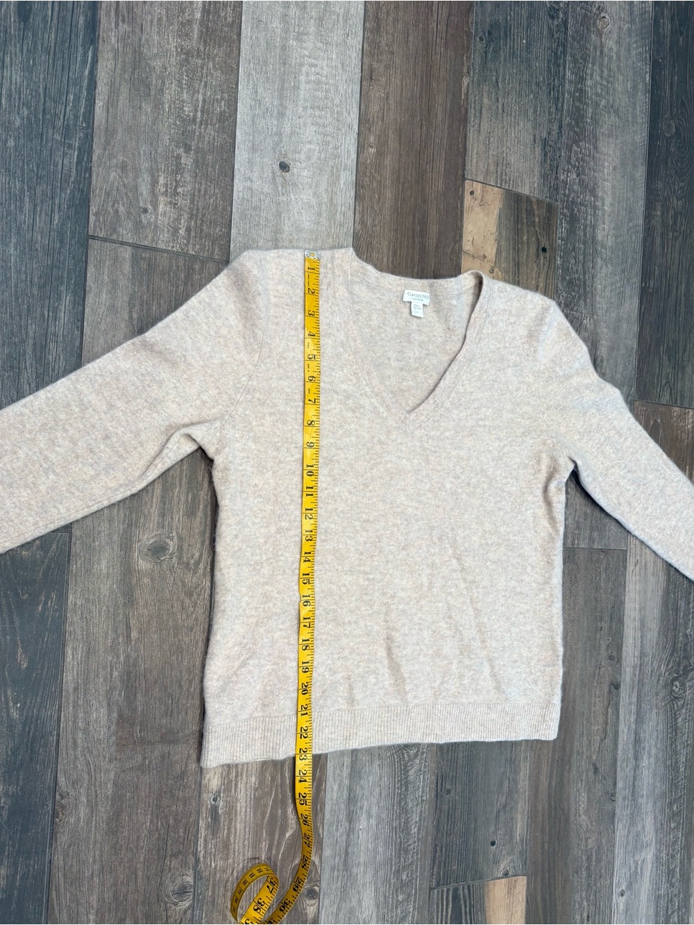 Garnet Hill 100% Cashmere v-neck Sweater  Beige Tan Size Large Quiet Luxury - Picture 6 of 10